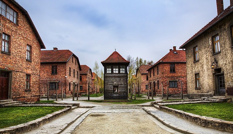 Auschwitz & Krakow <span> 1 day tour from Warsaw</span> - 3 - Wroclaw Tours