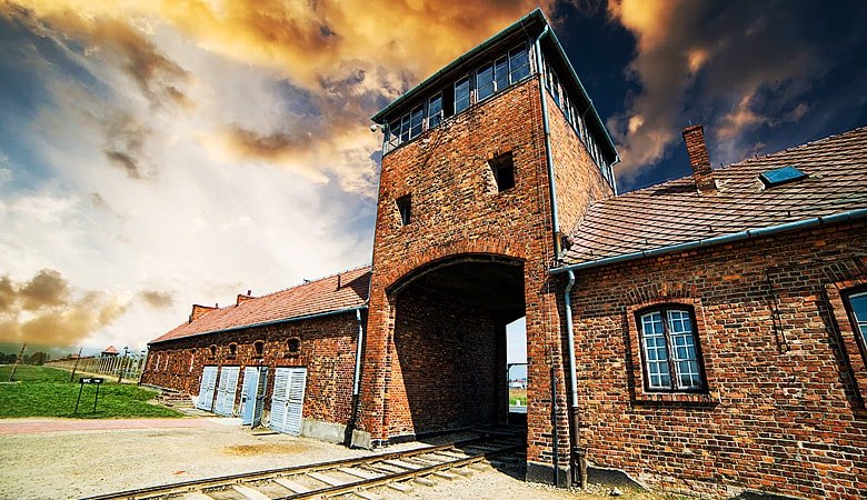 Warsaw to Auschwitz<span> 12h tour in a minivan </span> - 5 - Wroclaw Tours