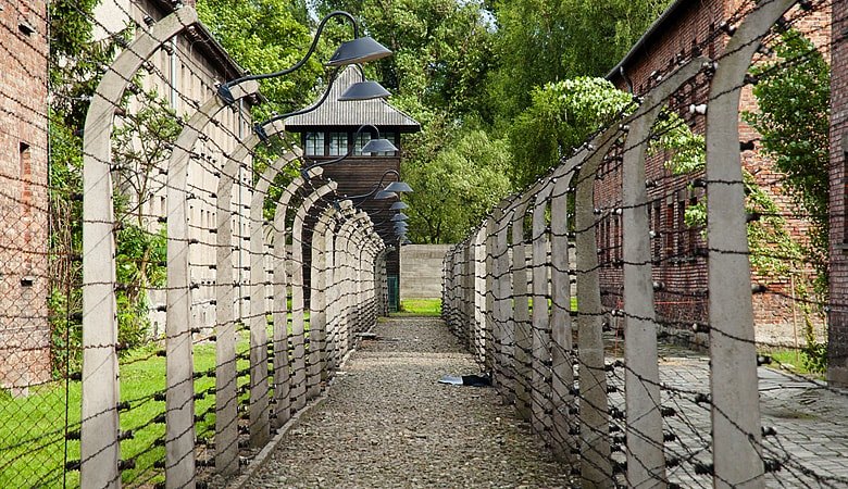 Warsaw to Auschwitz<span> 12h tour in a minivan </span> - 9 - Wroclaw Tours